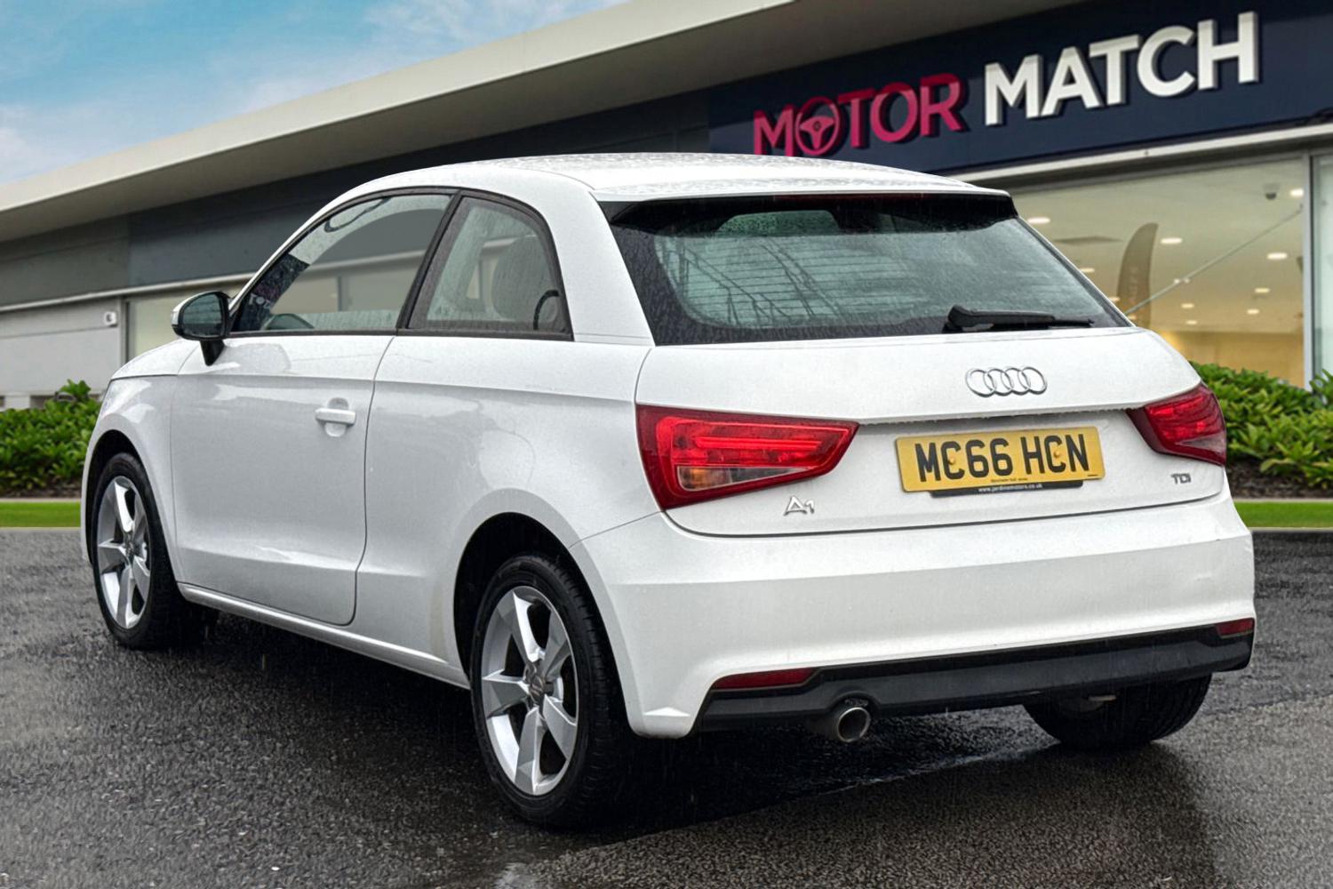 Used Audi A1 2017 for sale - 76624900: Photo 2