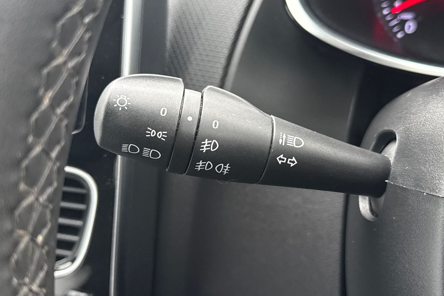 Used Renault Clio 2019 for sale - 77117819: Photo 40