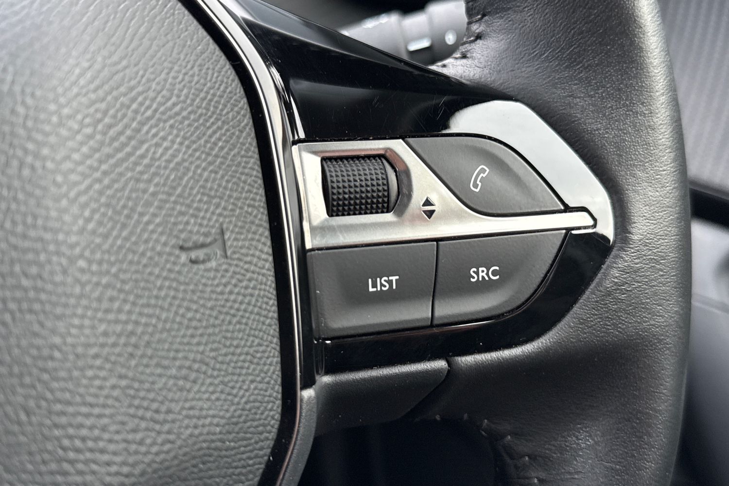 Used Peugeot 2008 2022 for sale - 77334387: Photo 38