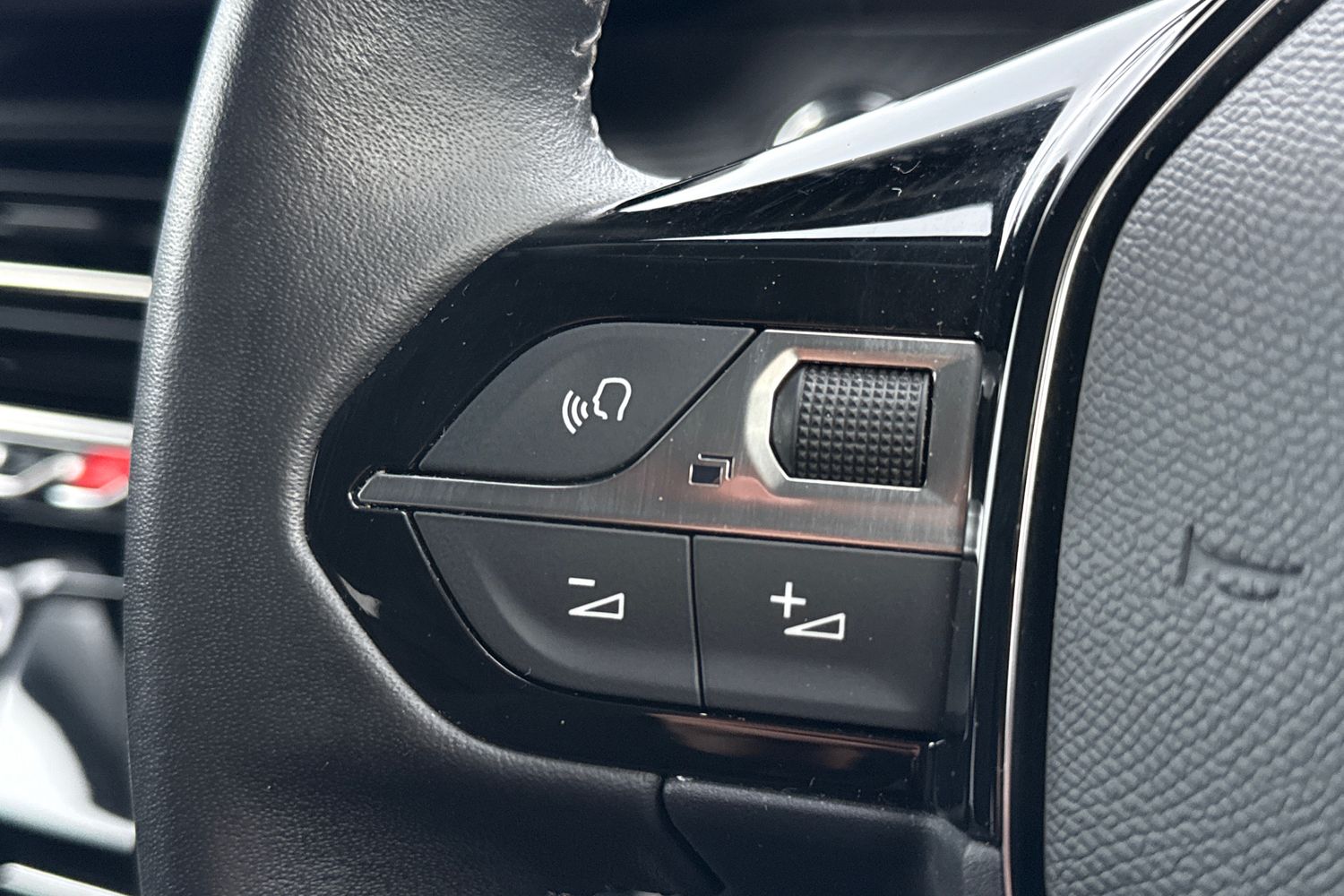 Used Peugeot 2008 2022 for sale - 77334387: Photo 40