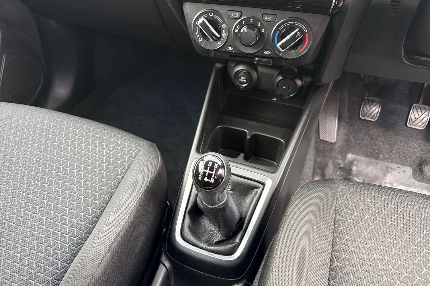 Used Suzuki Swift 2019 for sale - 76863240: Photo 23