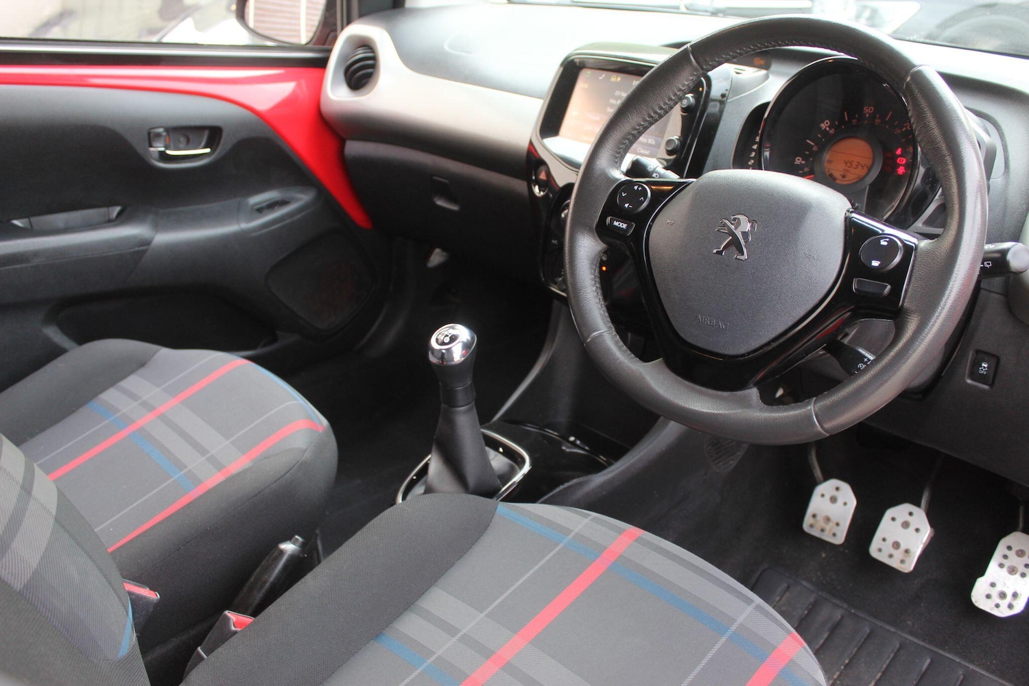 Used Peugeot 108 2014 for sale - 76152572: Photo 16