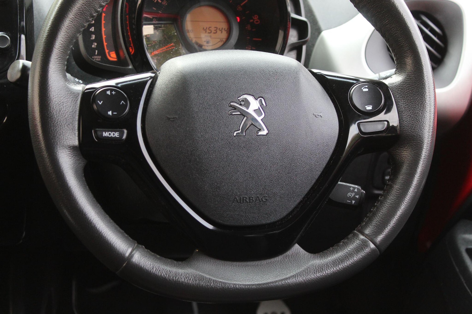 Used Peugeot 108 2014 for sale - 76152572: Photo 22