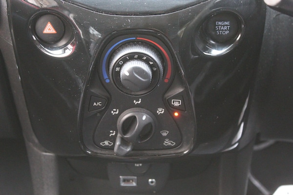 Used Peugeot 108 2014 for sale - 76152572: Photo 24