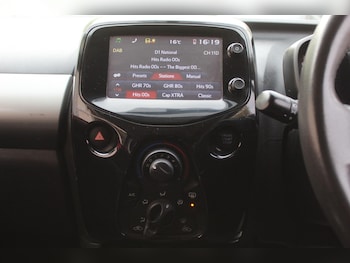 Used Peugeot 108 2014 for sale - 76152572: Photo 3
