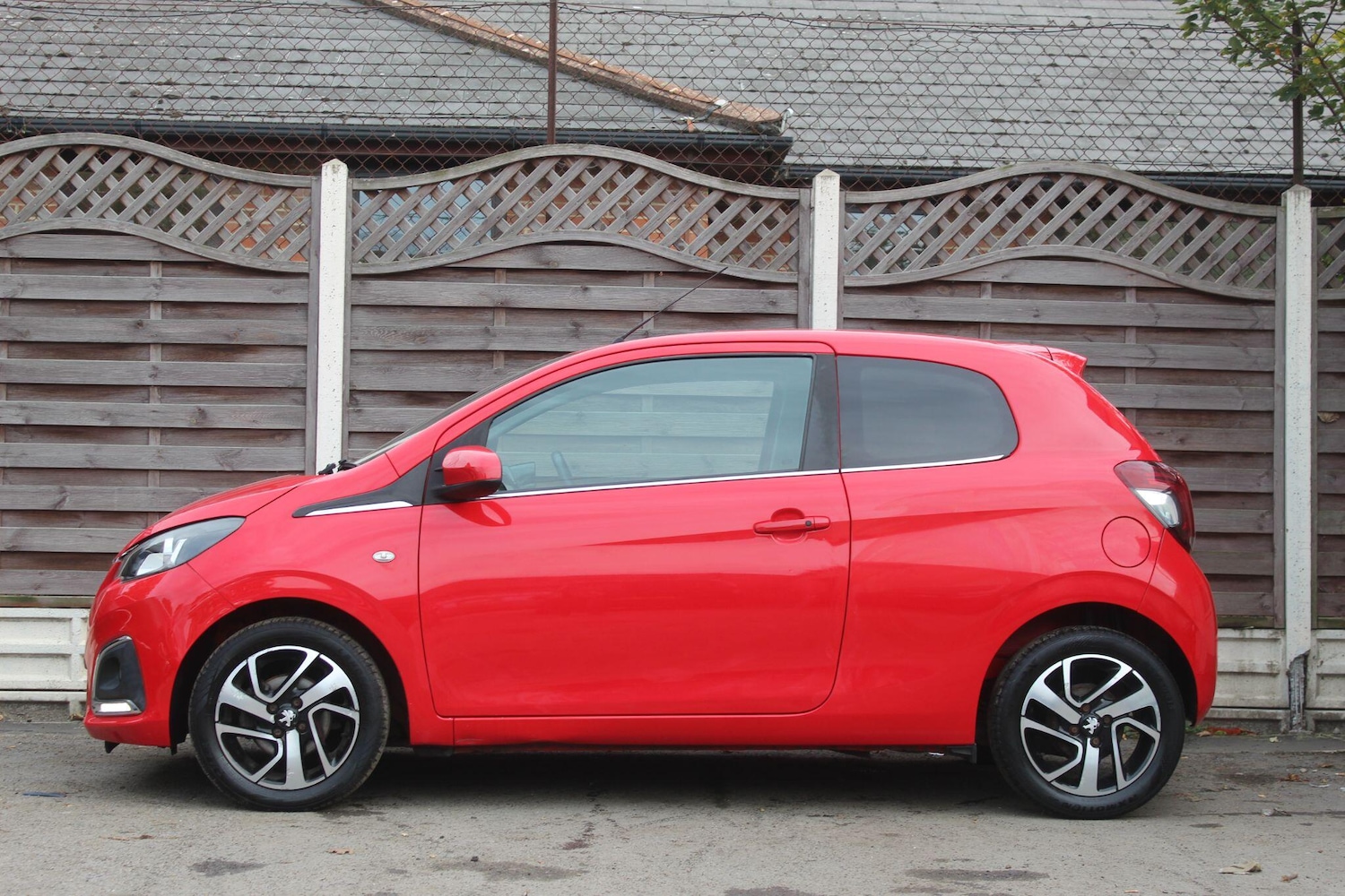 Used Peugeot 108 2014 for sale - 76152572: Photo 8