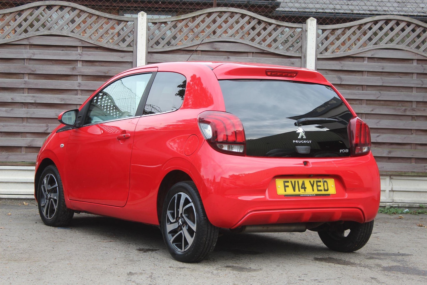 Used Peugeot 108 2014 for sale - 76152572: Photo 9