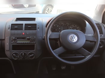 Used Volkswagen Polo 2004 for sale - 78301052: Photo