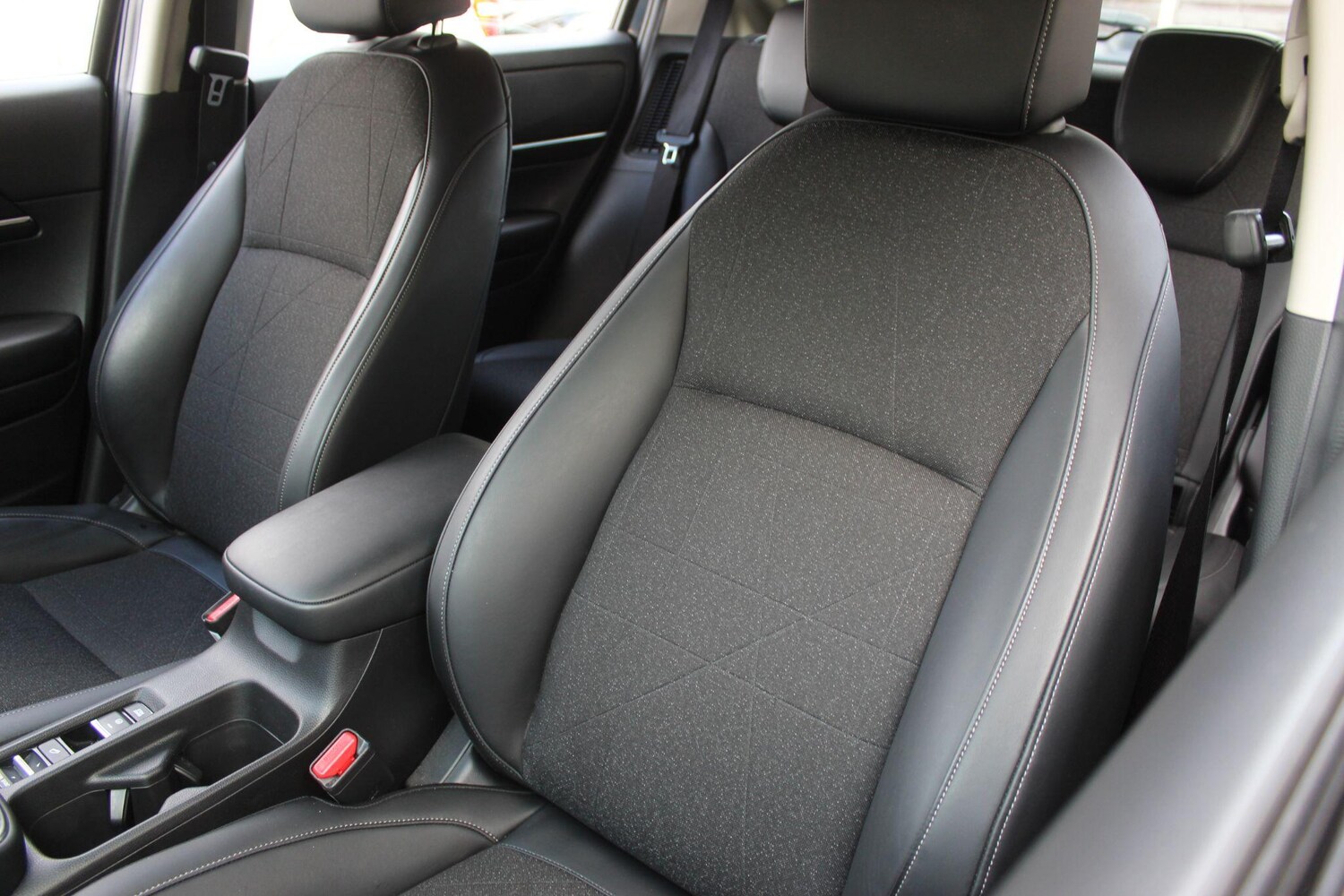 Used Honda HR-V 2023 for sale - 76239736: Photo 5