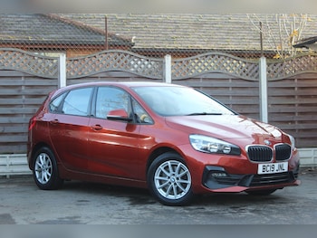 2019 (19) - 2.0 220i GPF SE DCT Euro 6 (s/s) 5dr