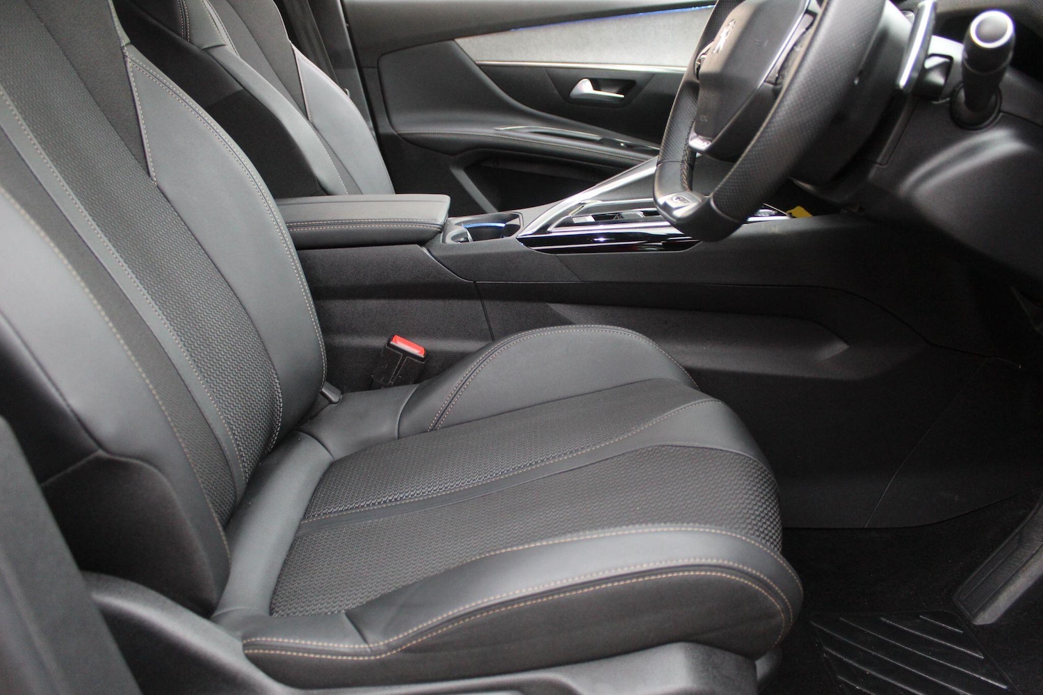 Used Peugeot 5008 2024 for sale - 76499882: Photo 24