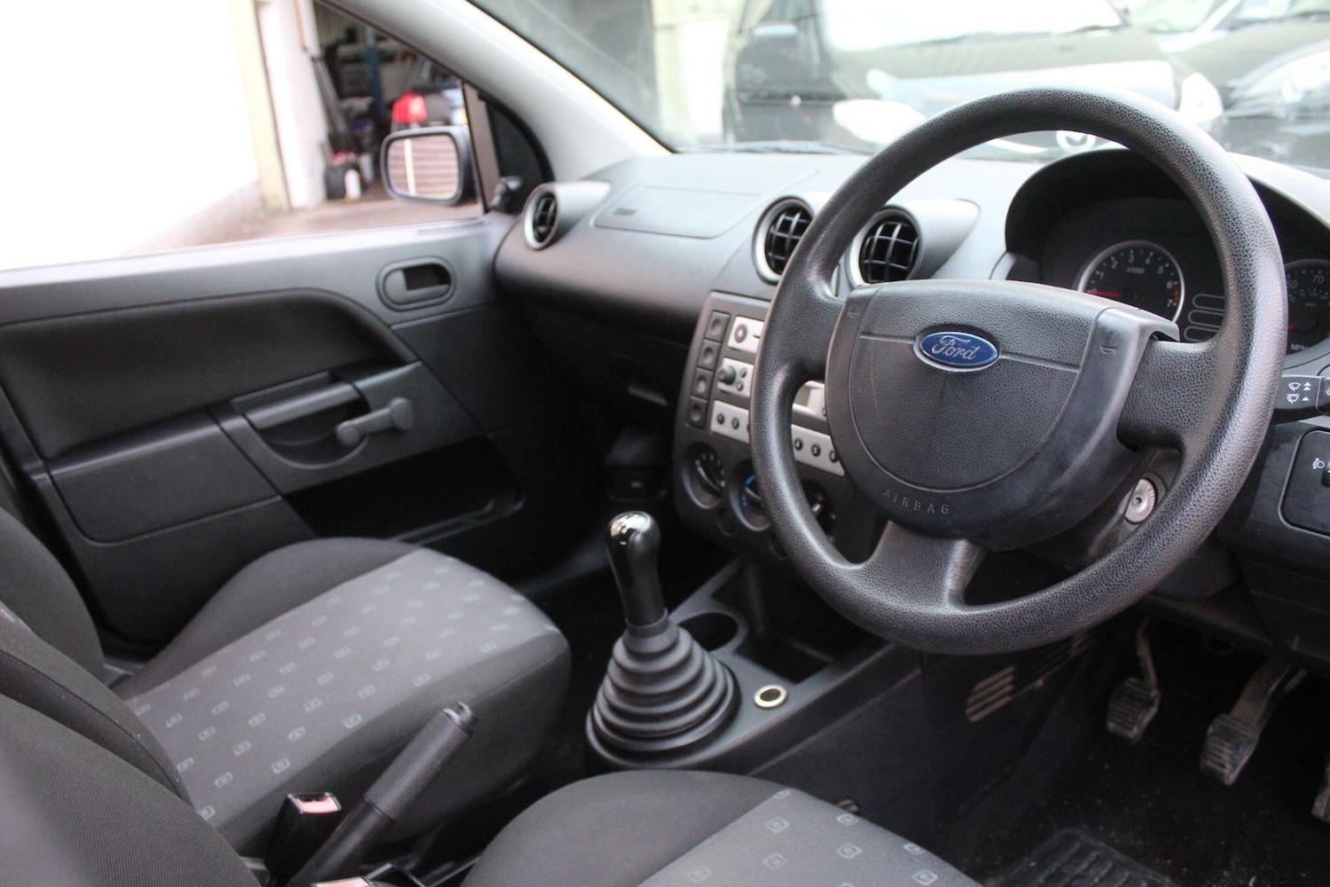 Used Ford Fiesta 2004 for sale - 76389151: Photo 16