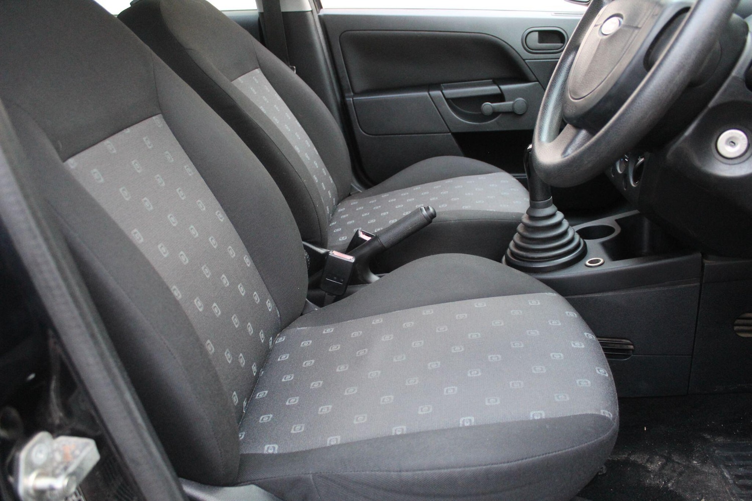 Used Ford Fiesta 2004 for sale - 76389151: Photo 17