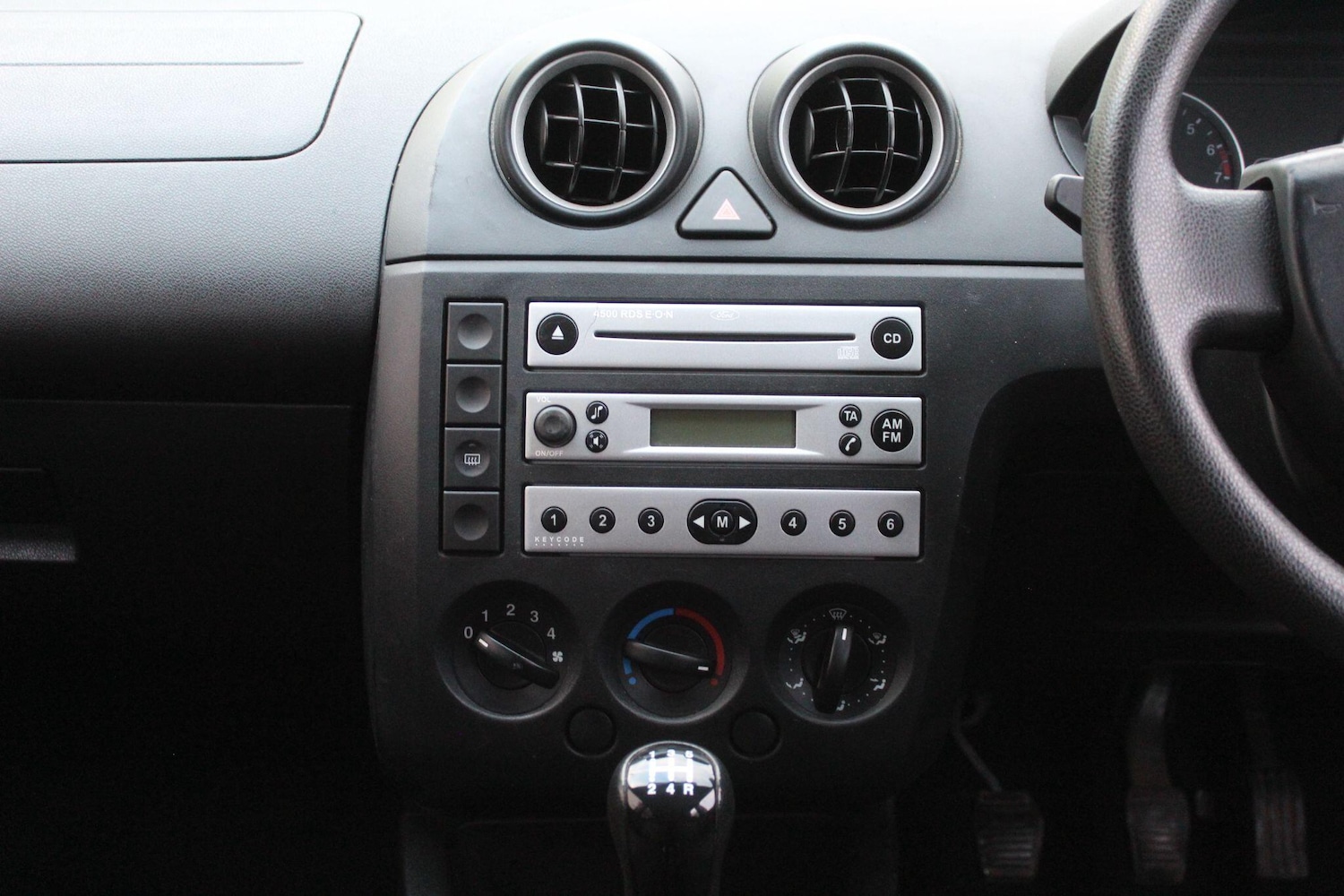 Used Ford Fiesta 2004 for sale - 76389151: Photo 26