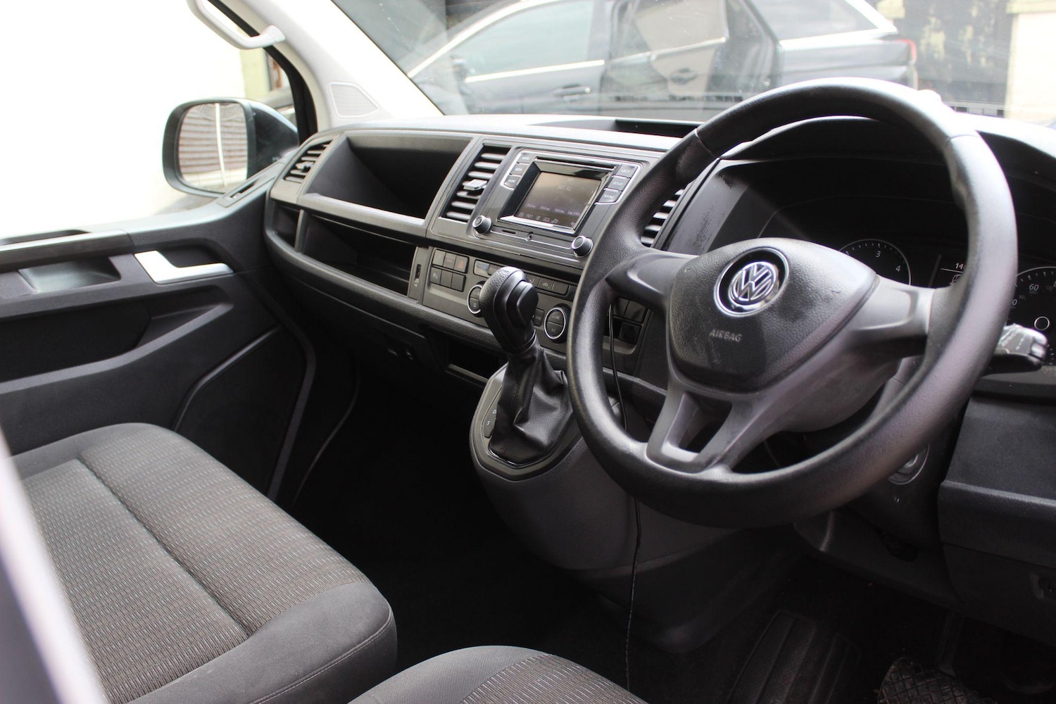 Used Volkswagen Transporter Shuttle 2019 for sale - 77097995: Photo 16