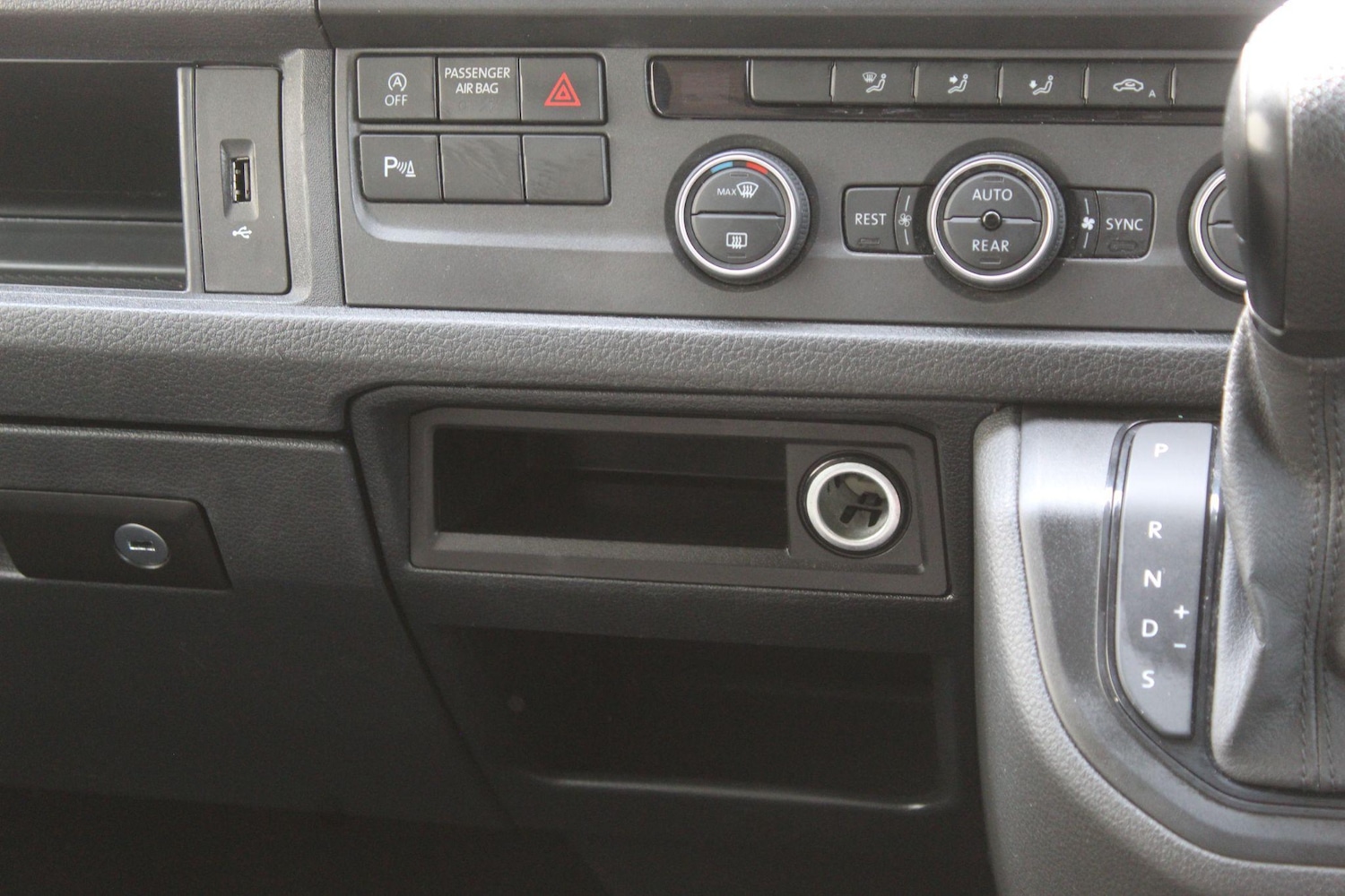 Used Volkswagen Transporter Shuttle 2019 for sale - 77097995: Photo 18