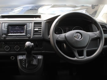 Used Volkswagen Transporter Shuttle 2019 for sale - 77097995: Photo