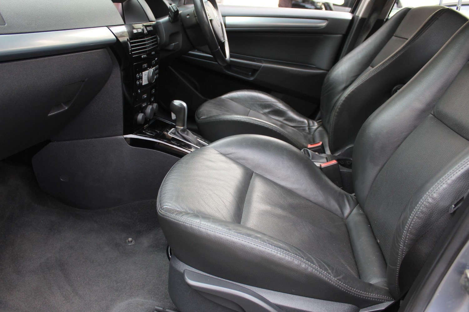 Used Vauxhall Astra 2008 for sale - 76228024: Photo 24