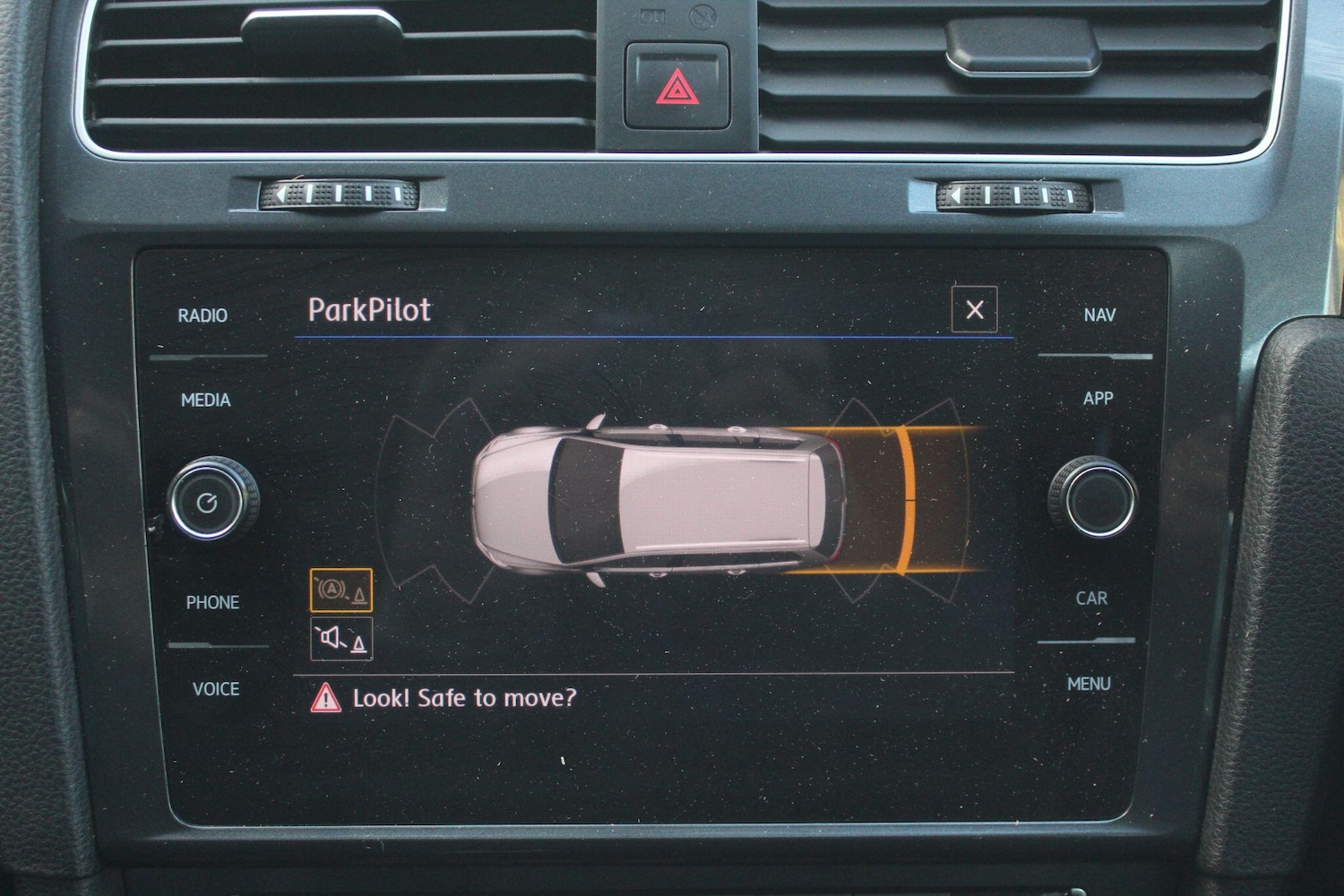 Used Volkswagen Golf 2019 for sale - 76380642: Photo 2