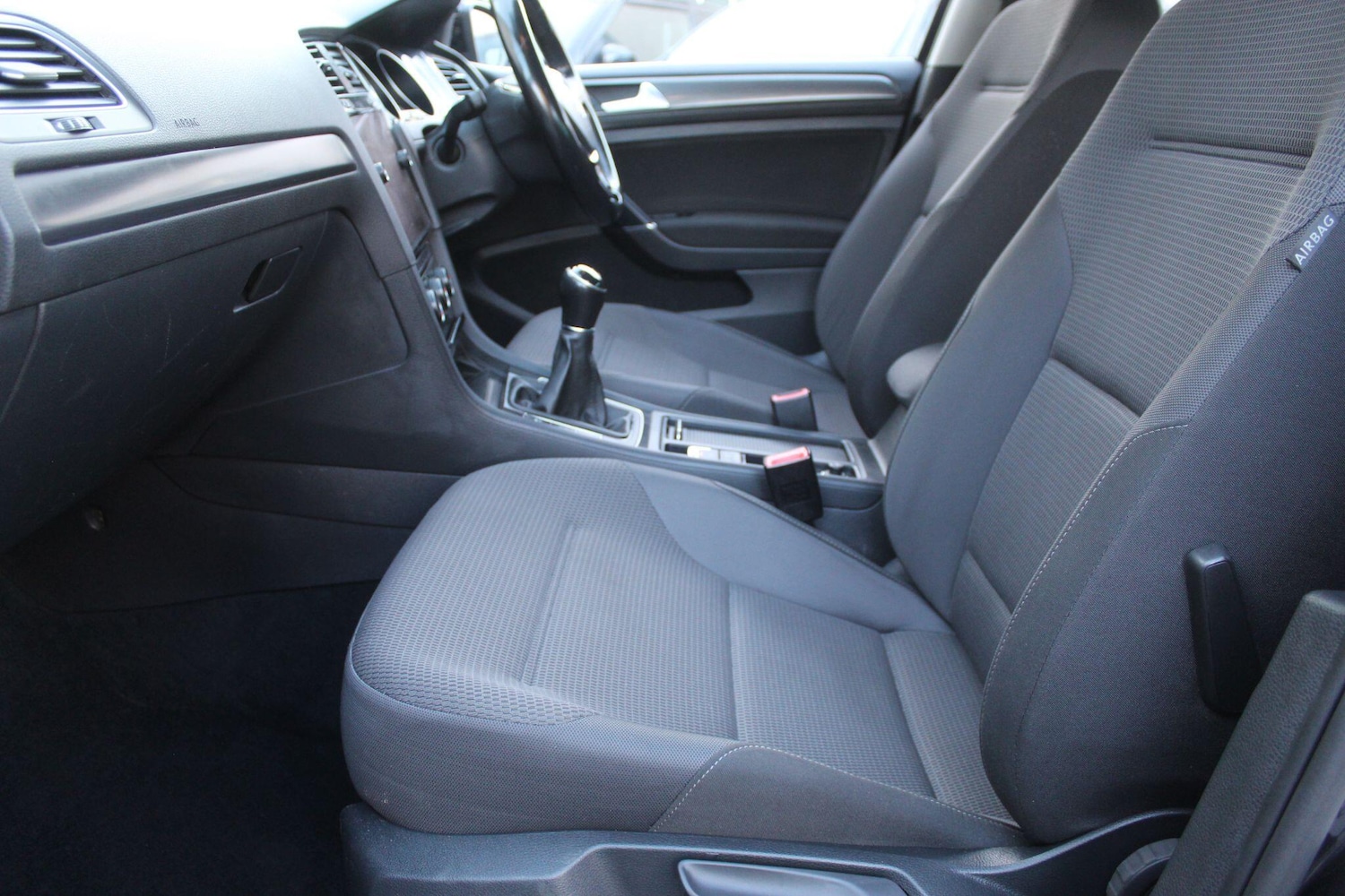 Used Volkswagen Golf 2019 for sale - 76380642: Photo 21