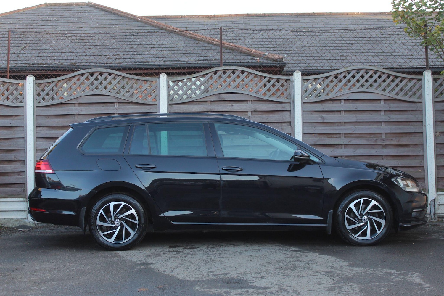 Used Volkswagen Golf 2019 for sale - 76380642: Photo 5