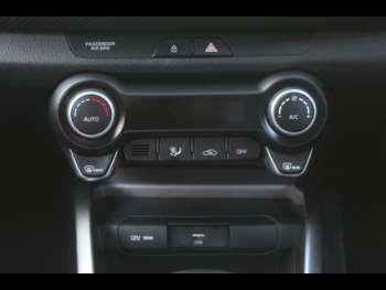 Used Kia Stonic 2023 for sale - 74611469: Photo