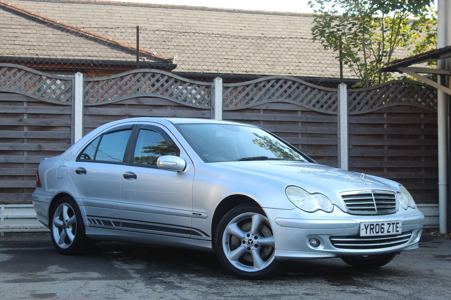 Used Mercedes-Benz C Class 2006 for sale - 76239335: Photo 1