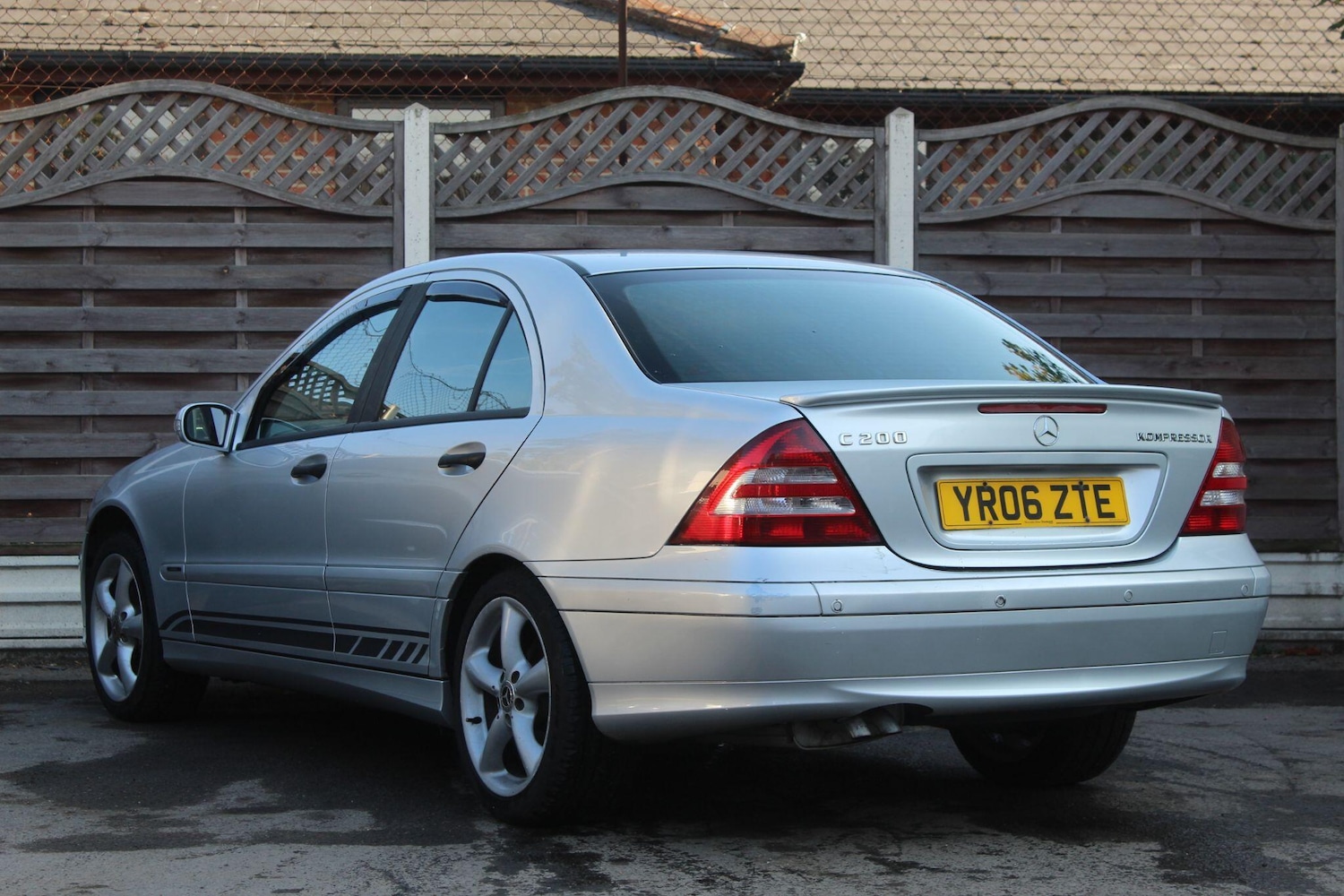 Used Mercedes-Benz C Class 2006 for sale - 76239335: Photo 8