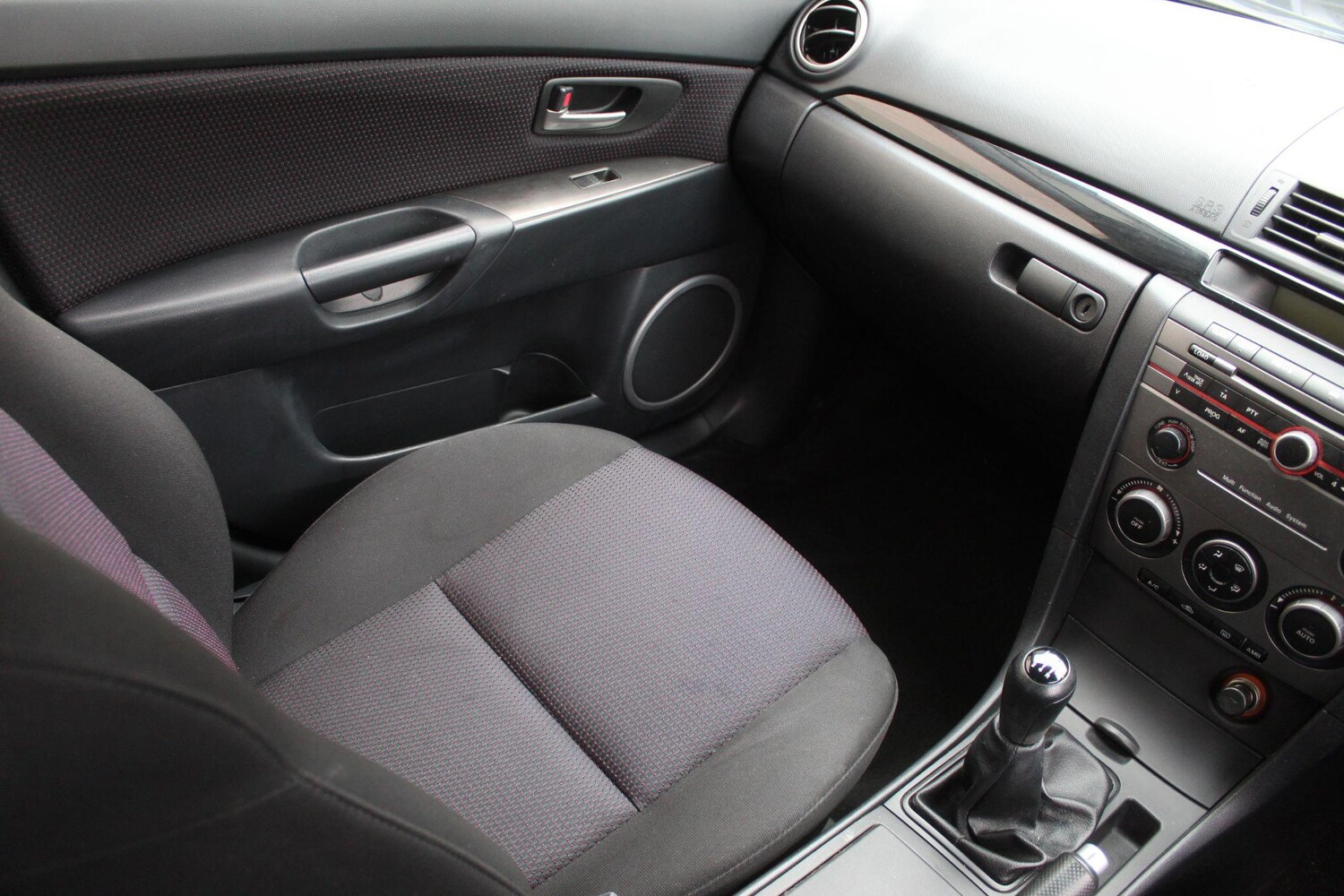 Used Mazda Mazda3 2007 for sale - 77015986: Photo 24