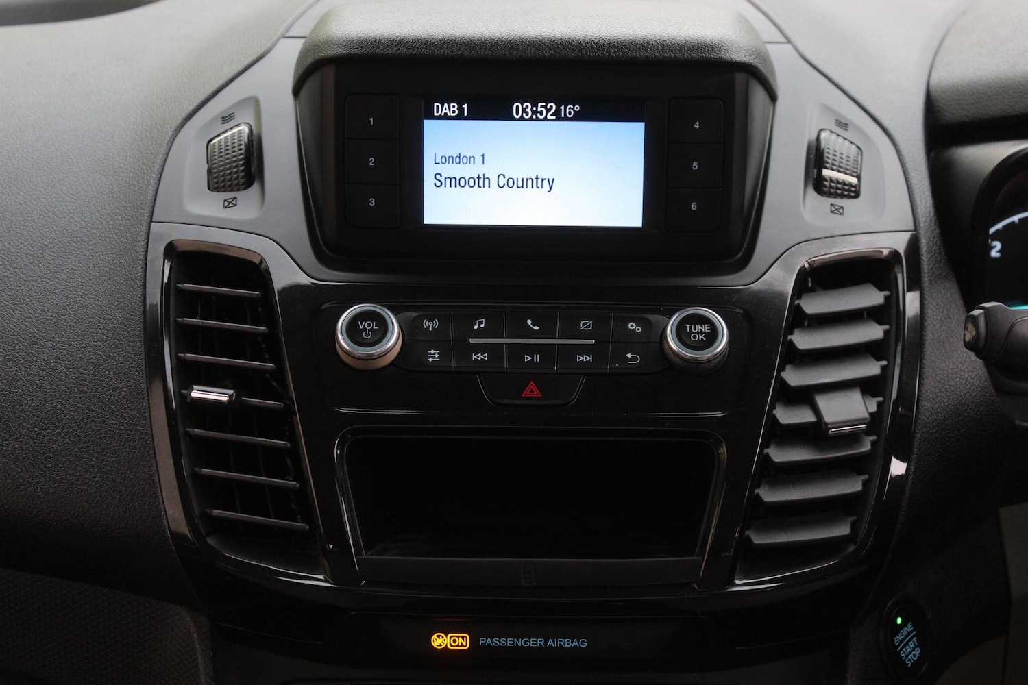 Used Ford Grand Tourneo Connect 2019 for sale - 76987889: Photo 20