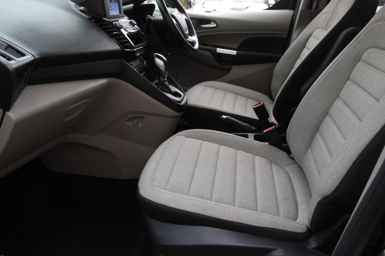 Used Ford Grand Tourneo Connect 2019 for sale - 76987889: Photo 26