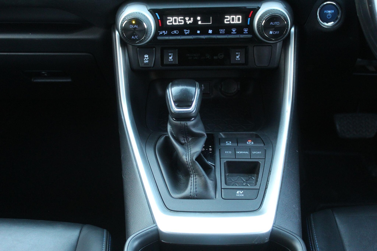 Used Toyota RAV4 2020 for sale - 76832669: Photo 18