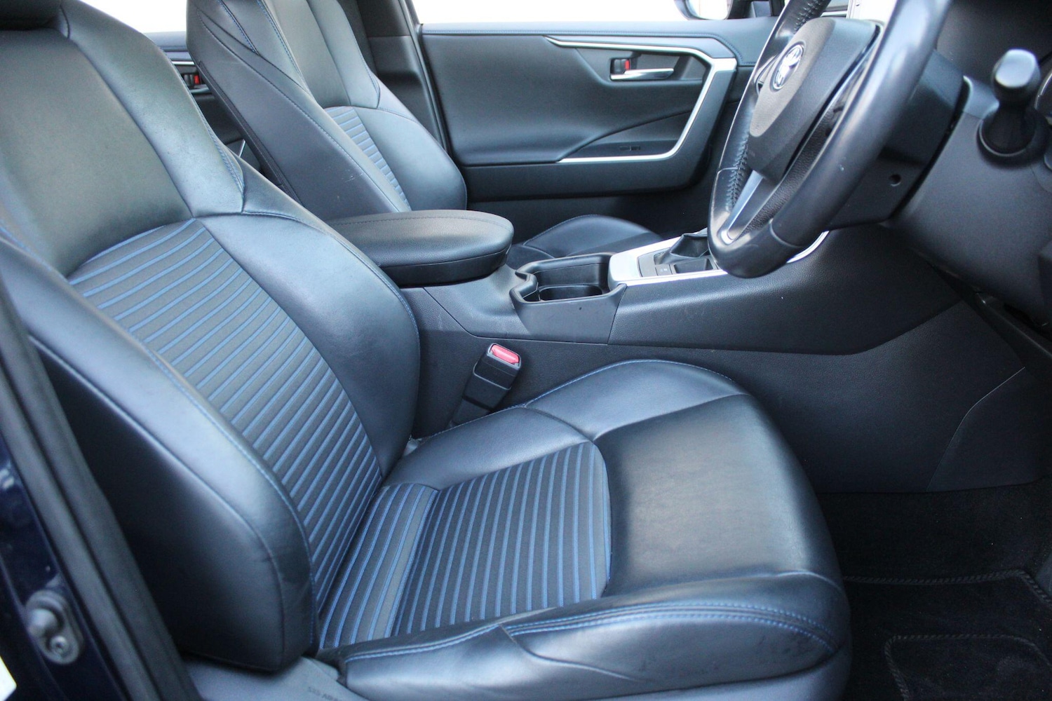 Used Toyota RAV4 2020 for sale - 76832669: Photo 20