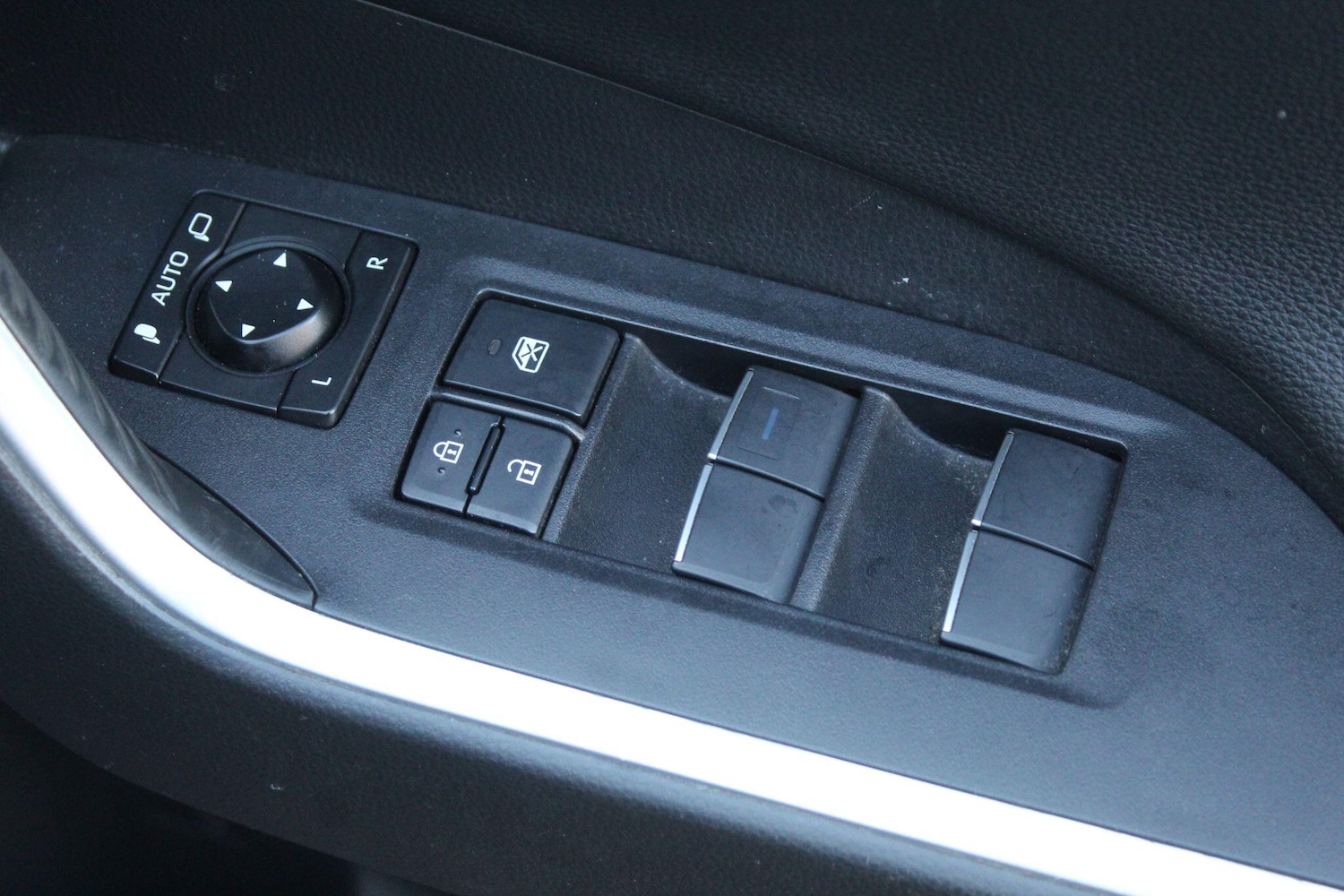 Used Toyota RAV4 2020 for sale - 76832669: Photo 23