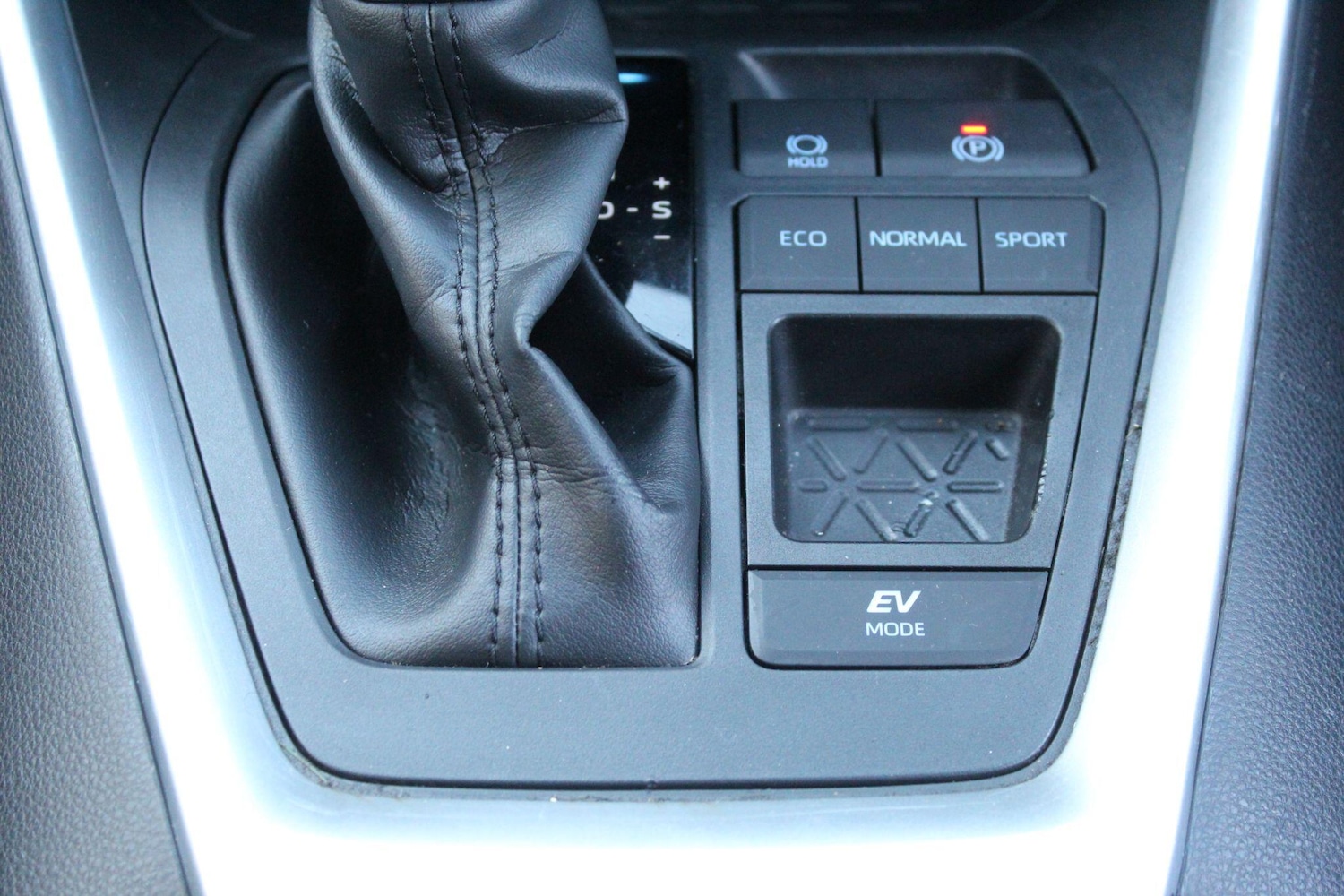 Used Toyota RAV4 2020 for sale - 76832669: Photo 33