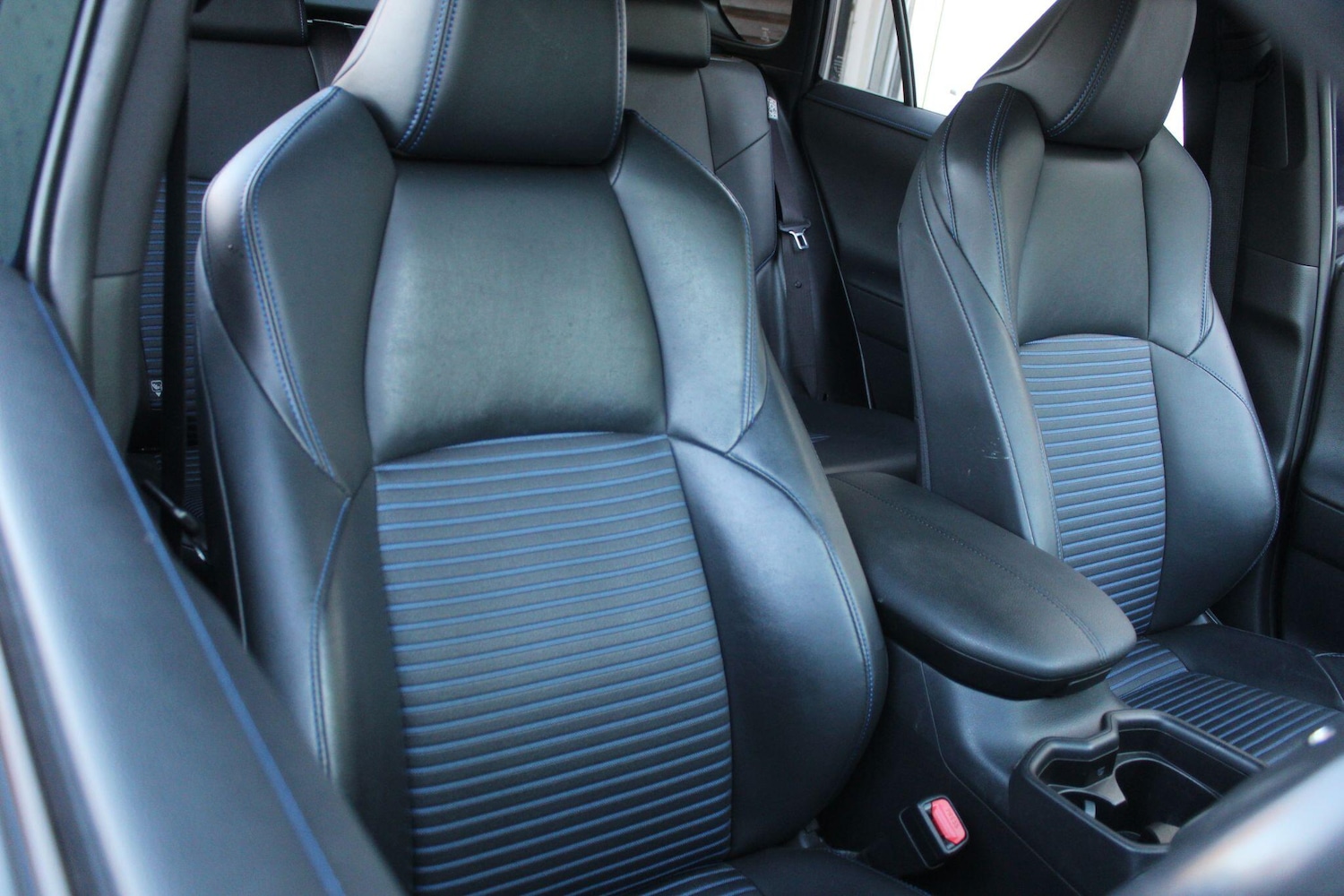 Used Toyota RAV4 2020 for sale - 76832669: Photo 5