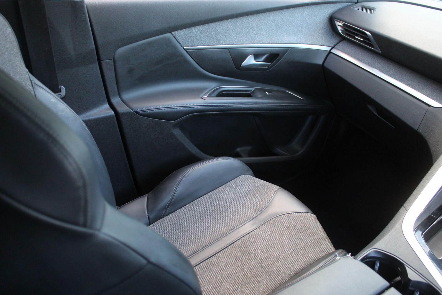 Used Peugeot 5008 2019 for sale - 77016437: Photo 32