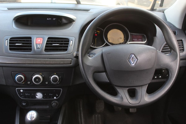 Used Renault Megane 2009 for sale - 75115180: Photo 2