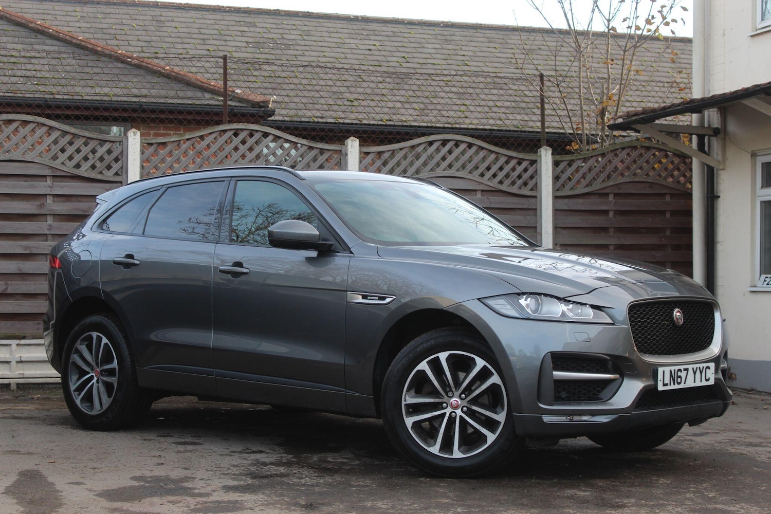 Used Jaguar F-Pace 2017 for sale - 76936426: Photo 1
