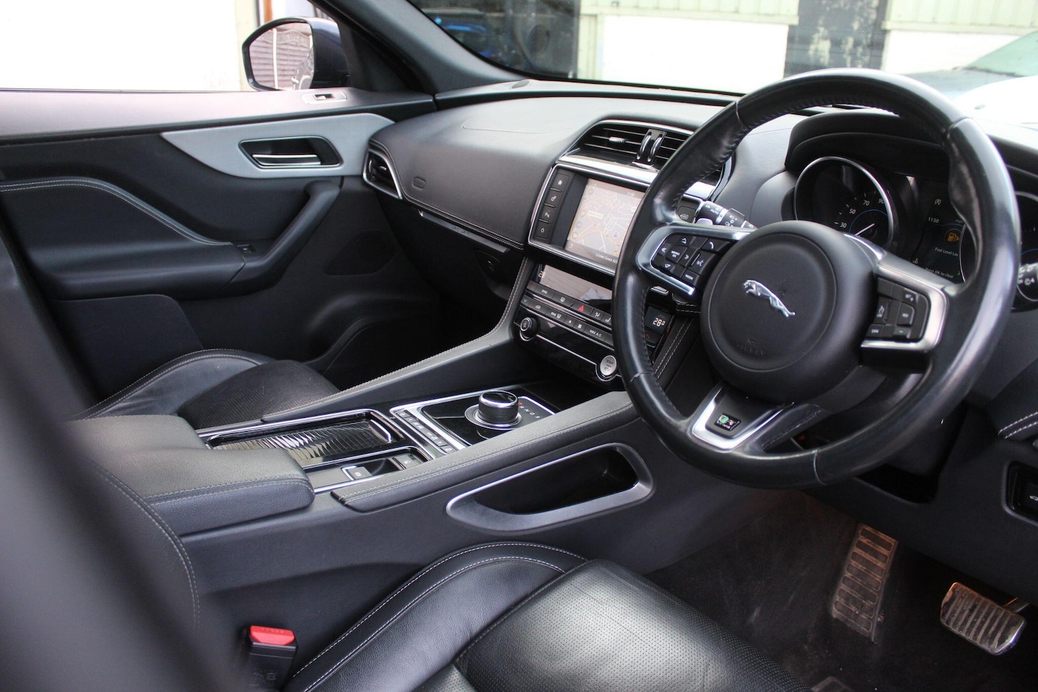 Used Jaguar F-Pace 2017 for sale - 76936426: Photo 14