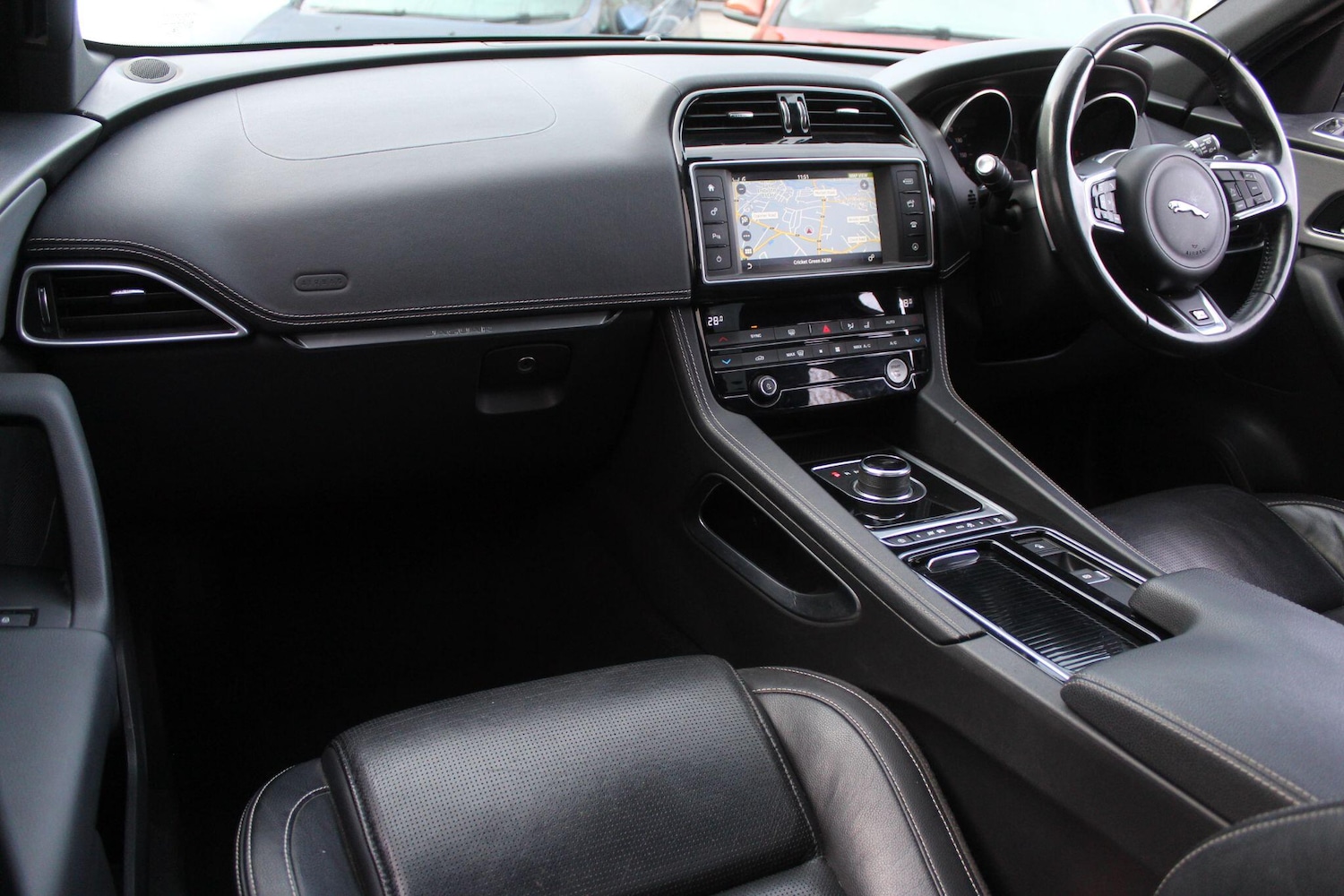 Used Jaguar F-Pace 2017 for sale - 76936426: Photo 15