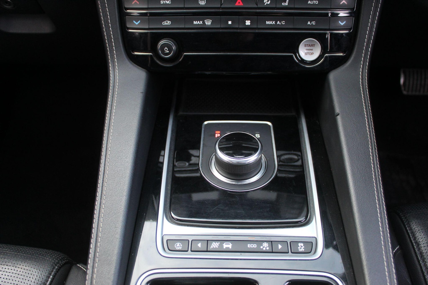 Used Jaguar F-Pace 2017 for sale - 76936426: Photo 24