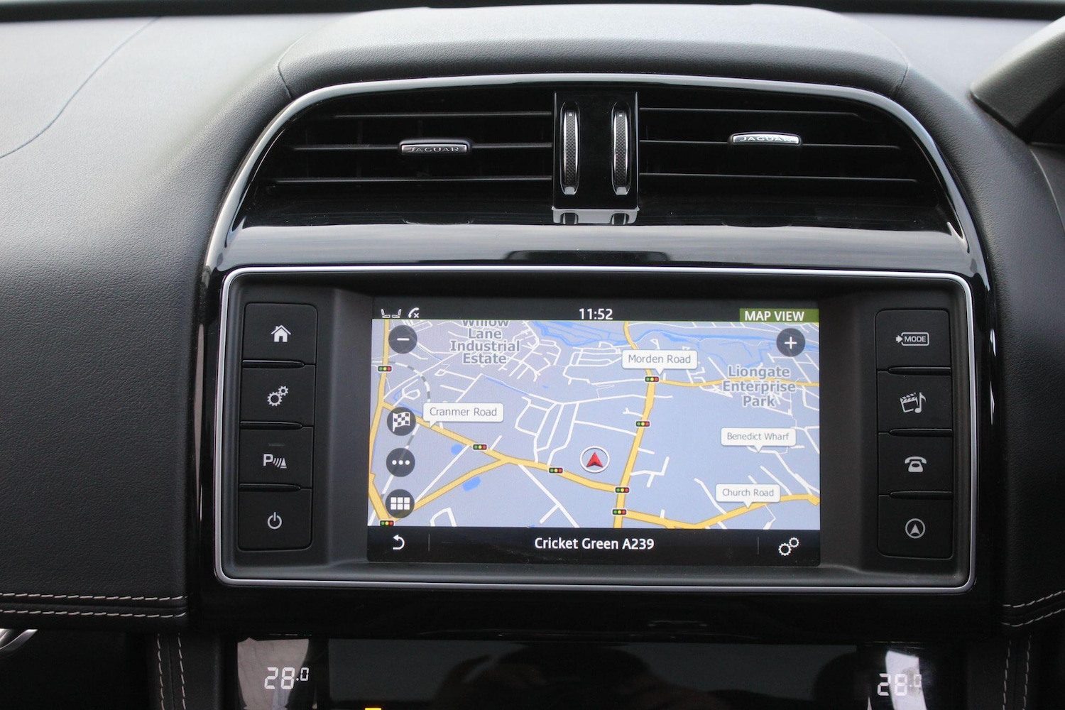 Used Jaguar F-Pace 2017 for sale - 76936426: Photo 3