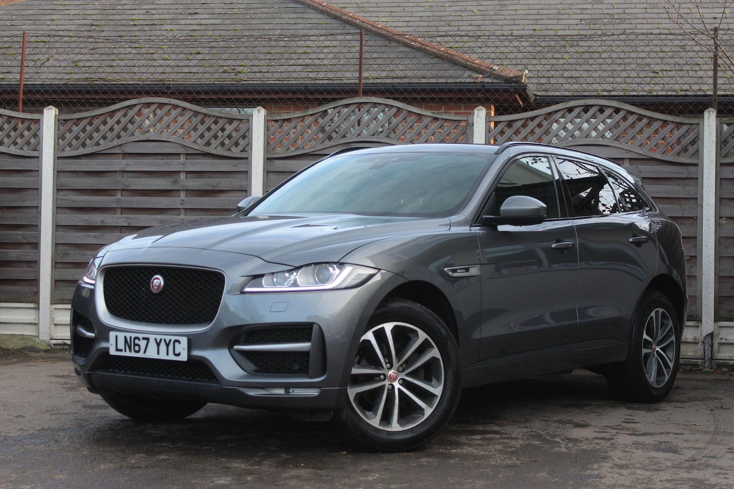 Used Jaguar F-Pace 2017 for sale - 76936426: Photo 7