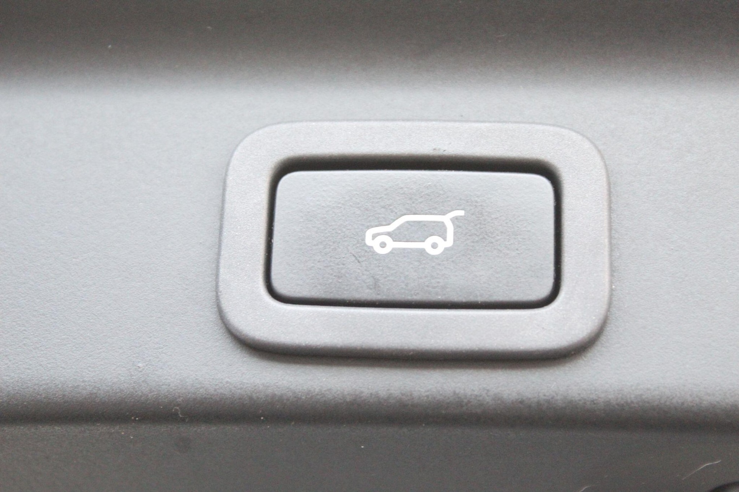 Used Jaguar F-Pace 2017 for sale - 76936426: Photo 9