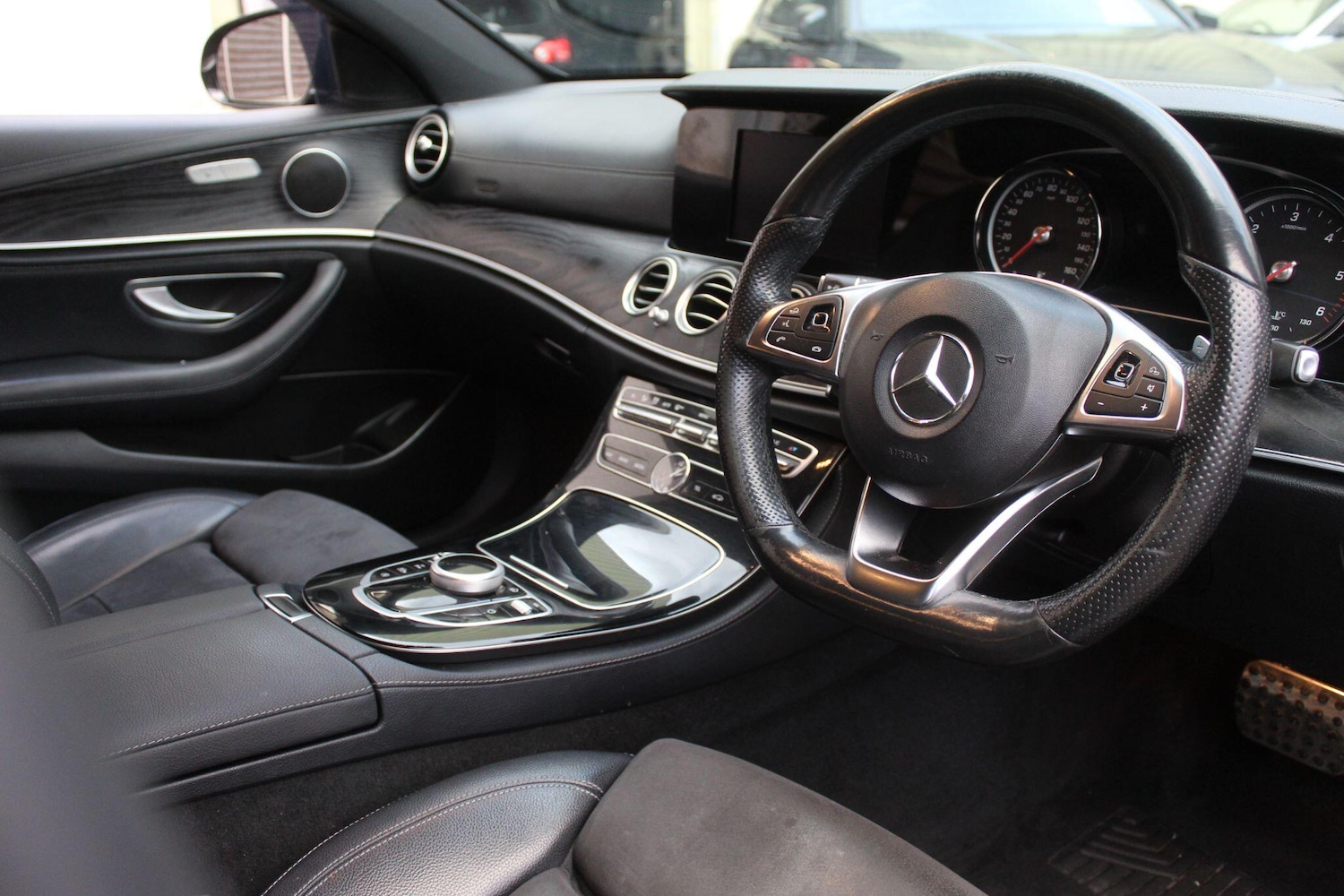 Used Mercedes-Benz E Class 2017 for sale - 76336737: Photo 12