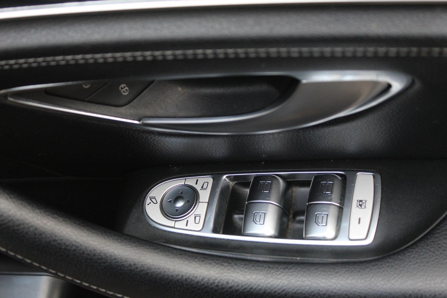 Used Mercedes-Benz E Class 2017 for sale - 76336737: Photo 31