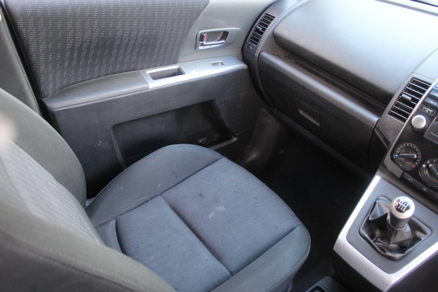 Used Mazda Mazda5 2010 for sale - 75905729: Photo 31