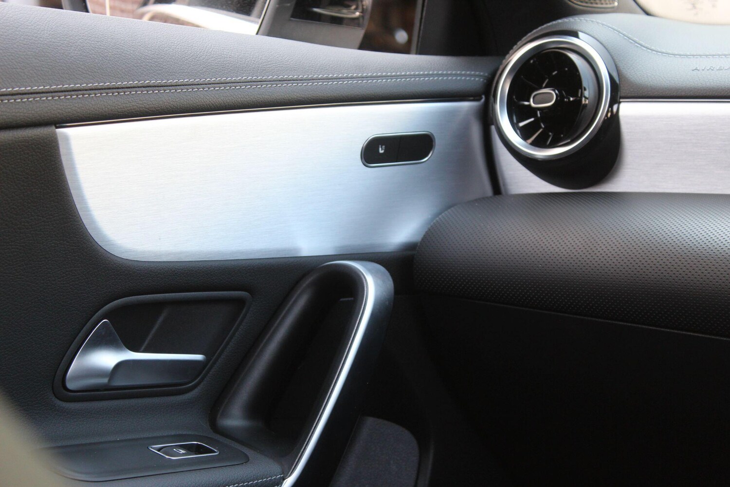 Used Mercedes-Benz CLA 2020 for sale - 76270642: Photo 25