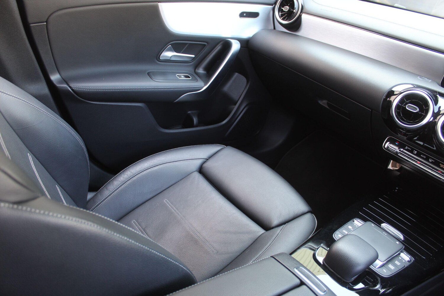 Used Mercedes-Benz CLA 2020 for sale - 76270642: Photo 32